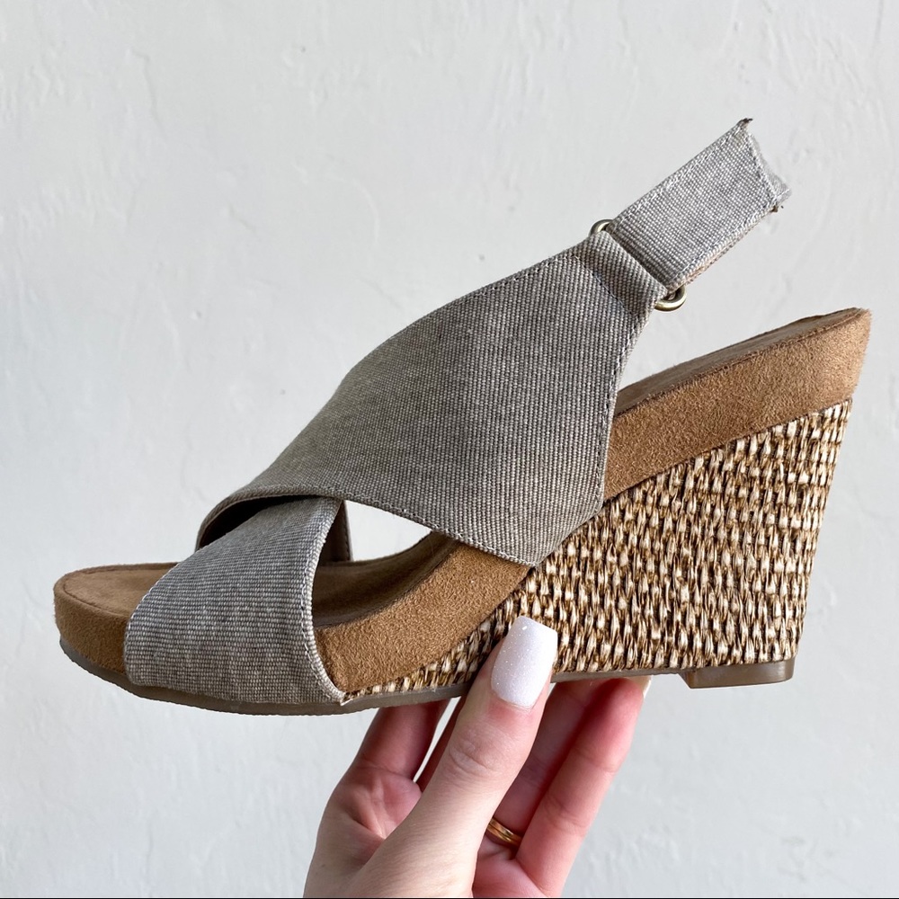 AEROSOLES Comfy & Plush Natural Woven Cross Strap Wedges